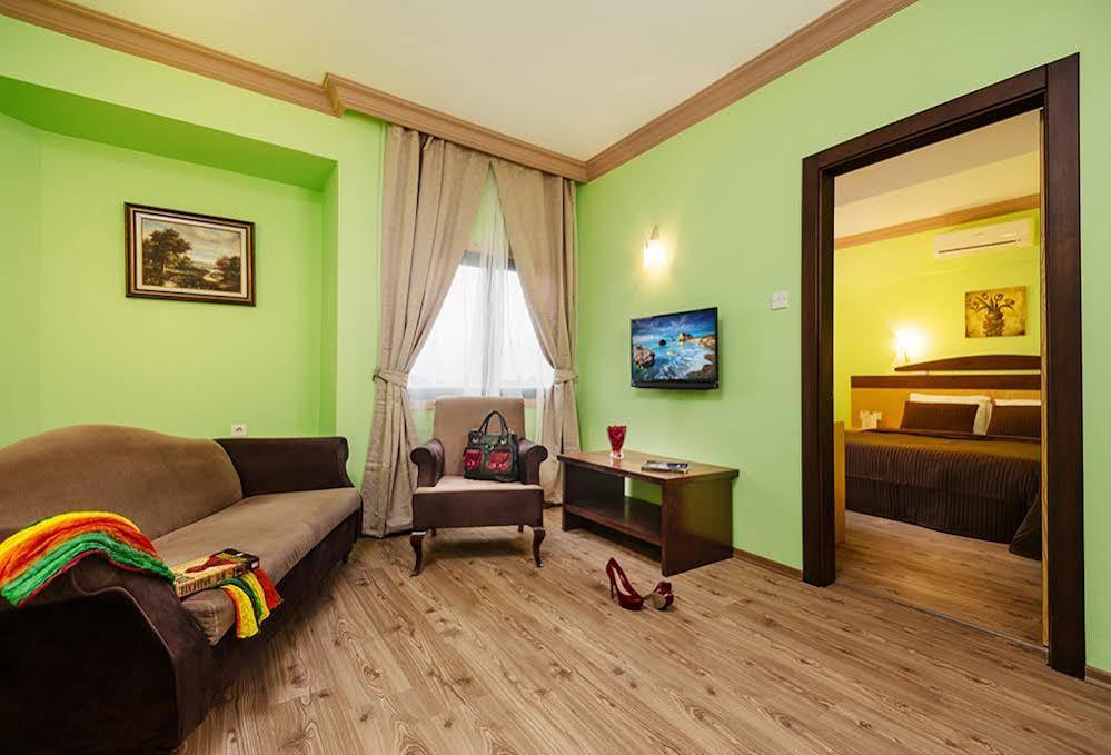 City Royal Hotel And Casino Нікосія Екстер'єр фото
