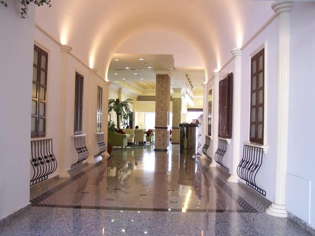 City Royal Hotel And Casino Нікосія Екстер'єр фото